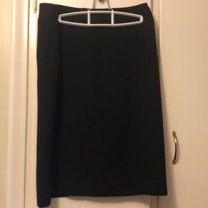 Jones New York black crepe skirt